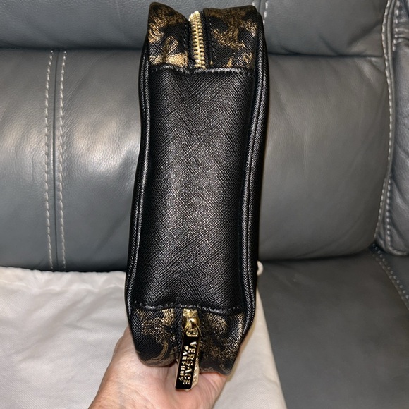 060 Versace Black and Gold Parfum Bag - Picture 3 of 4